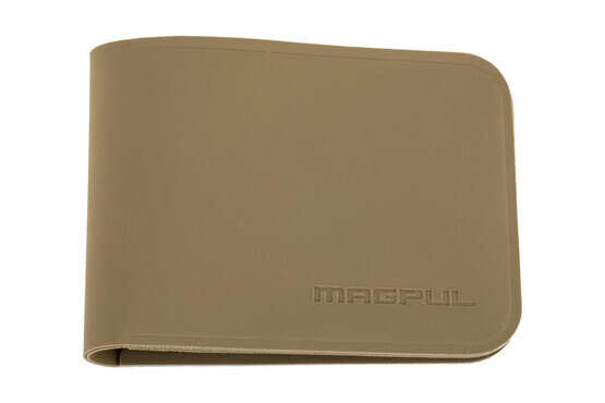 The Magpul DAKA EDC Wallet in FDE features a no-slip texture